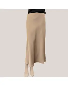 GHI5JBA skirt, medium længde satin nederdel i sand - Nederdele